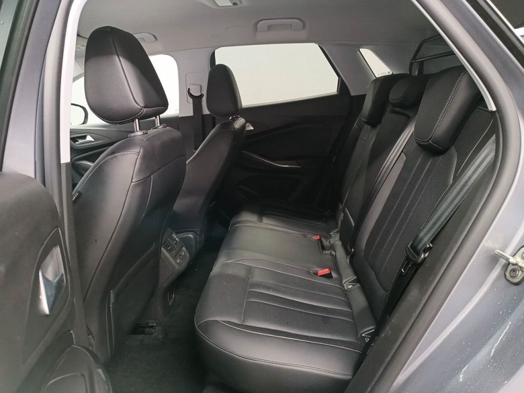 Fahrzeugabbildung Opel Grandland X 1.2T ULTIMATE LEDER/4xSHZ/LHZ/AHK