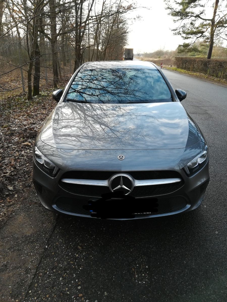 MERCEDES-BENZ A 180 -