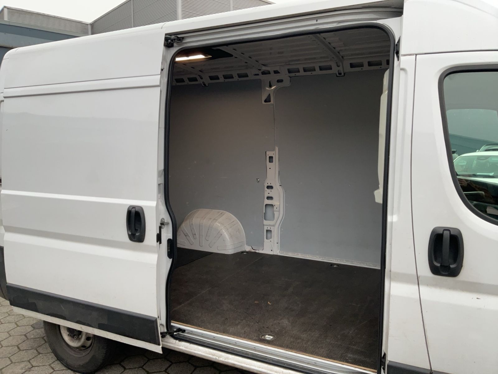 Fahrzeugabbildung Fiat Ducato L2H2 140 MJ Navi Klima Kamera