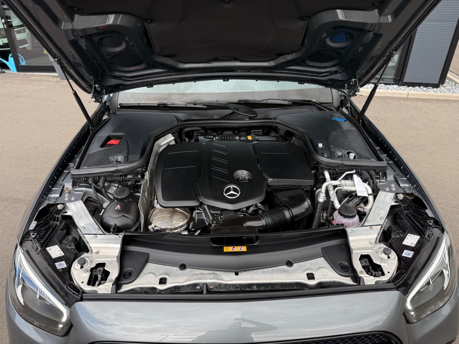 Mercedes-Benz E 220 T Night Edition AMG*ACC*LED*NAVI*CAM*PDC*