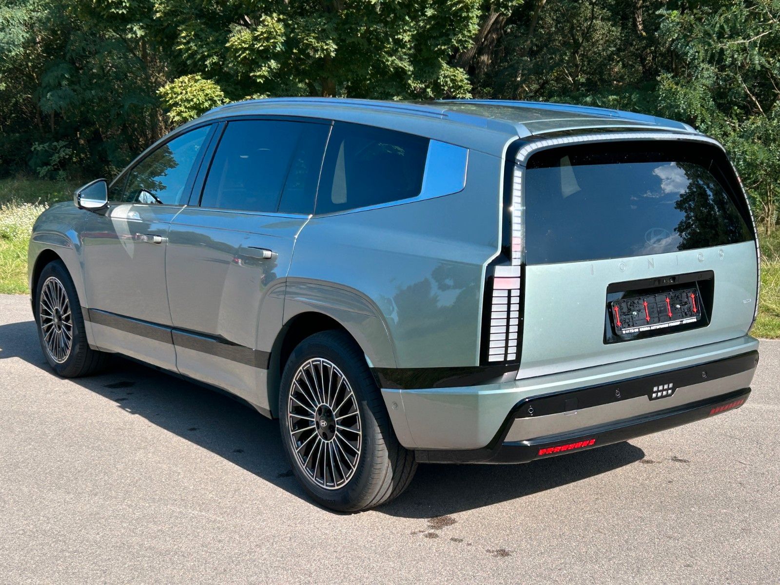 Fahrzeugabbildung Hyundai IONIQ 9 UNIQ 226kW *RW600KM*Pano*6Si*Relax*HeUp*