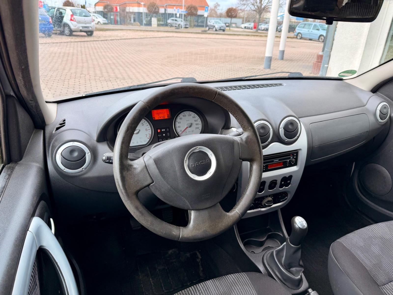 Dacia Logan 2009 — photo 10