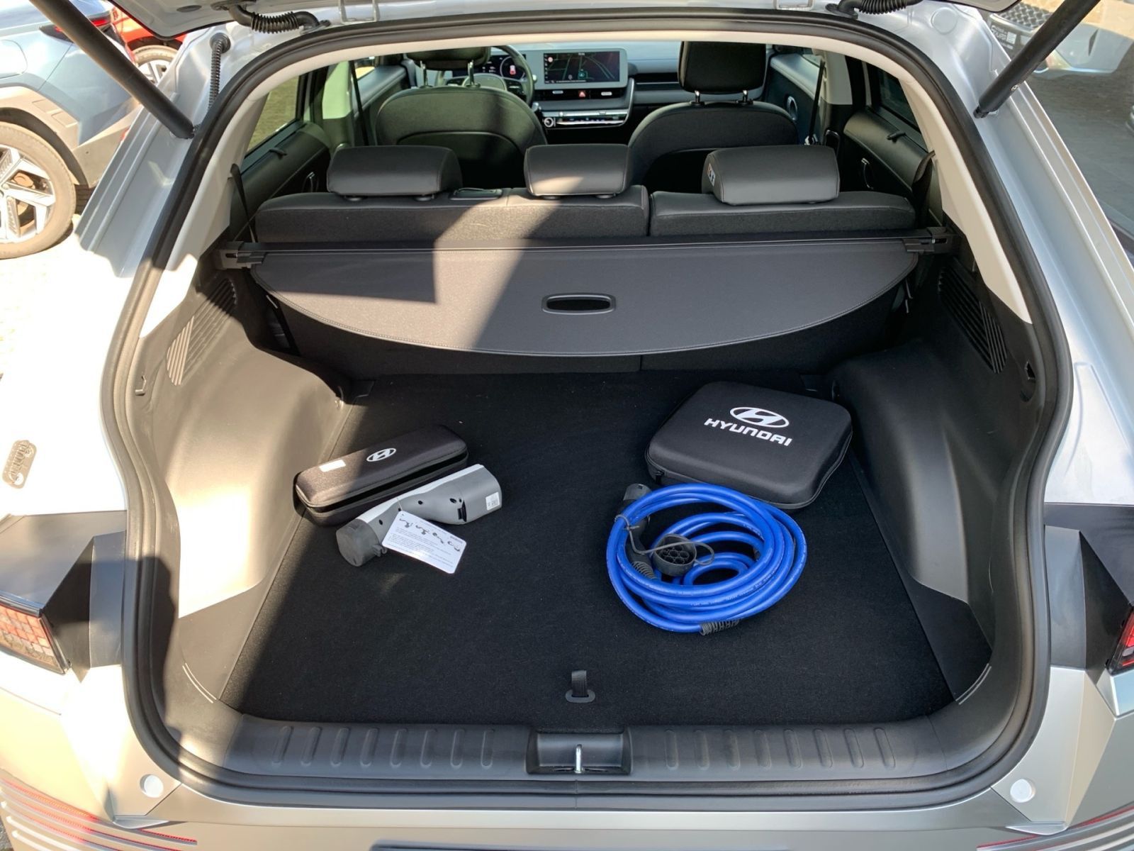 Fahrzeugabbildung Hyundai IONIQ 5 Uniq 77,4 kWh 4WD Assi 20Zoll Pano