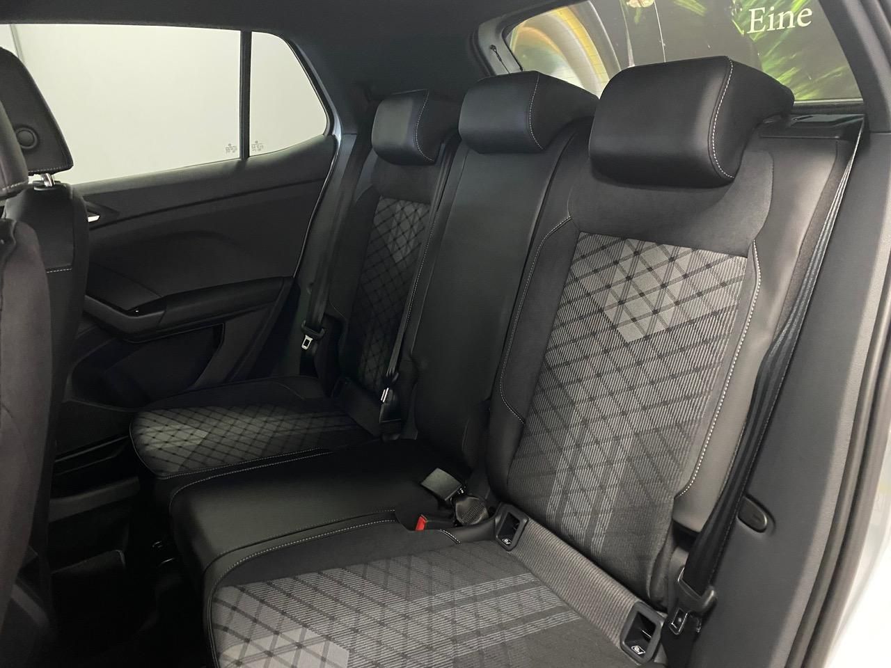 Fahrzeugabbildung Volkswagen T-Cross 1.5 TSI DSG BLACK STYLE R-Line+AHK+ACC++