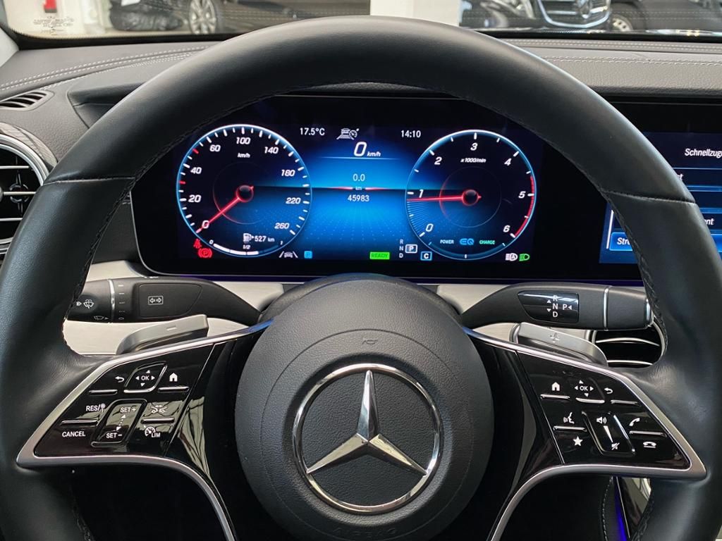 Fahrzeugabbildung Mercedes-Benz E 220 d 4M Pano+ACC+Keyless+Airmatic+HUD+360°