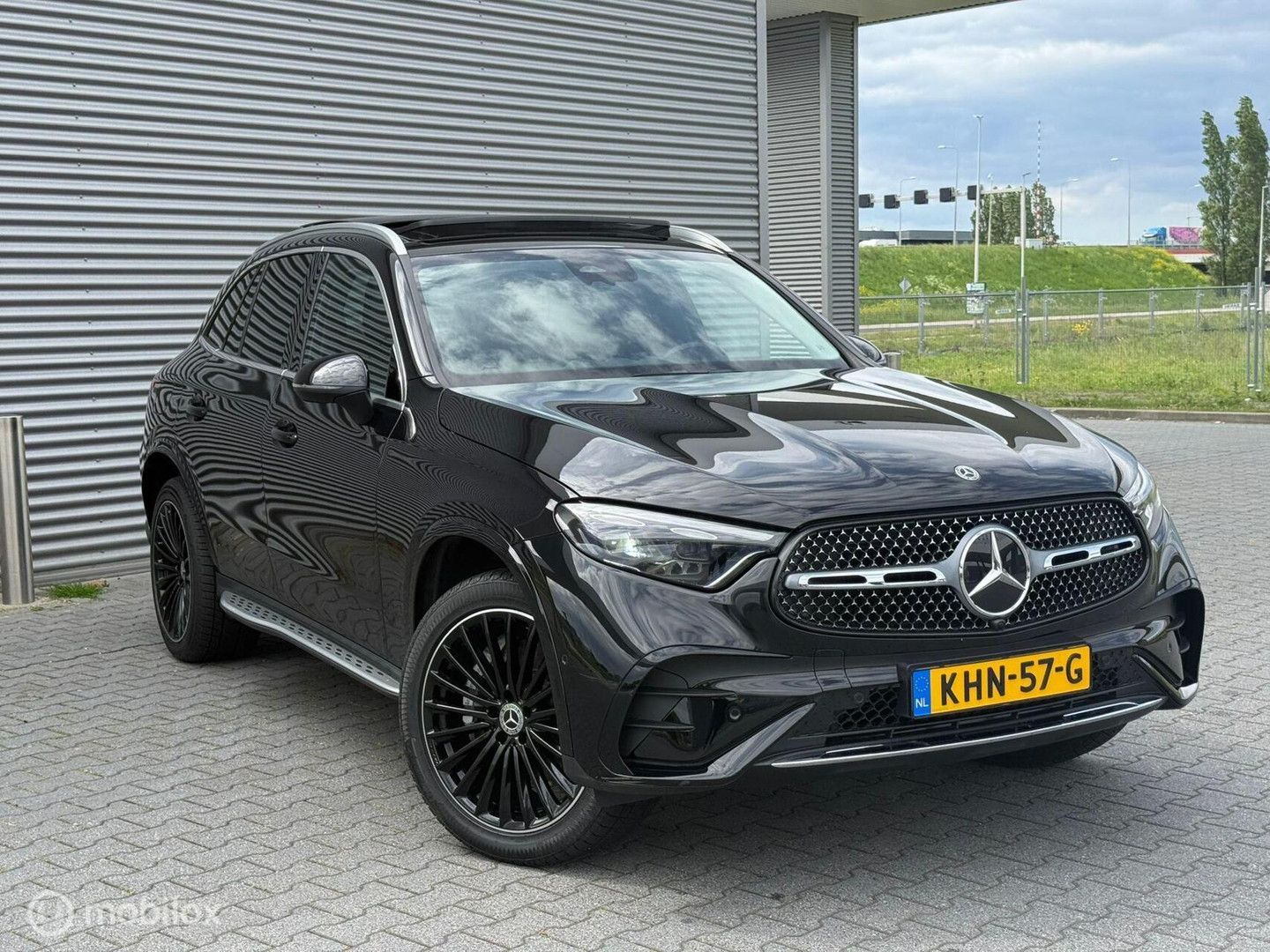 MERCEDES-BENZ GLC 300 300e 4MATIC AMG Line