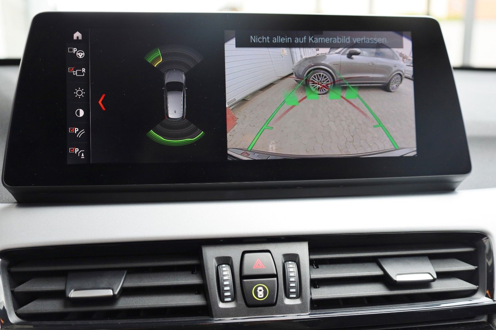 Fahrzeugabbildung BMW X1 xDrive25e Advantage,Leder,Navi,LED,HUD,Kamera