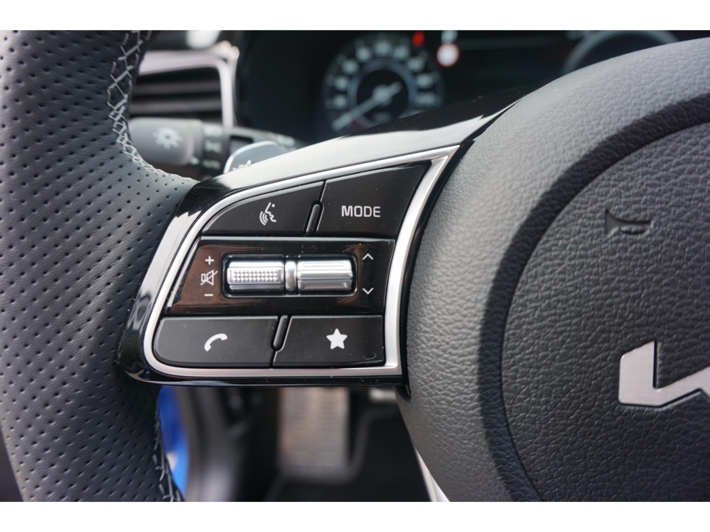 Kia Ceed_sw 1.5T 140 GT Line DCT7 AHK Navi Techn. AC