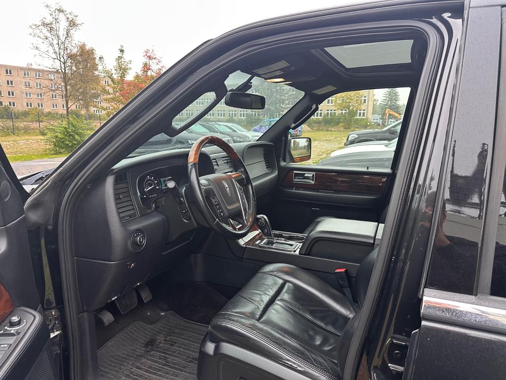 Lincoln Navigator