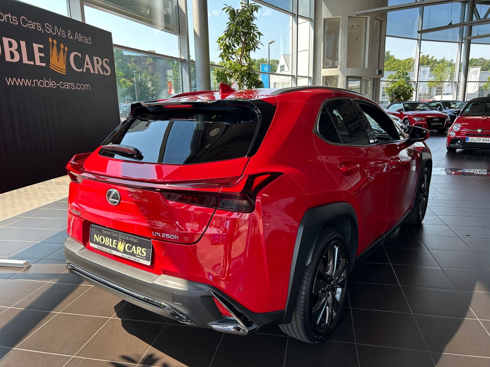 Fahrzeugabbildung Lexus UX 250 h F Sport HUD LED NAV RFK SHZ ALU