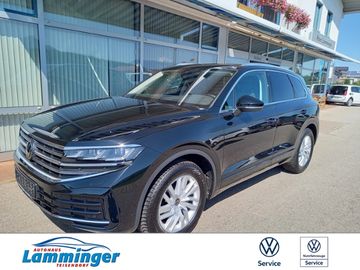 Volkswagen Touareg - 1
