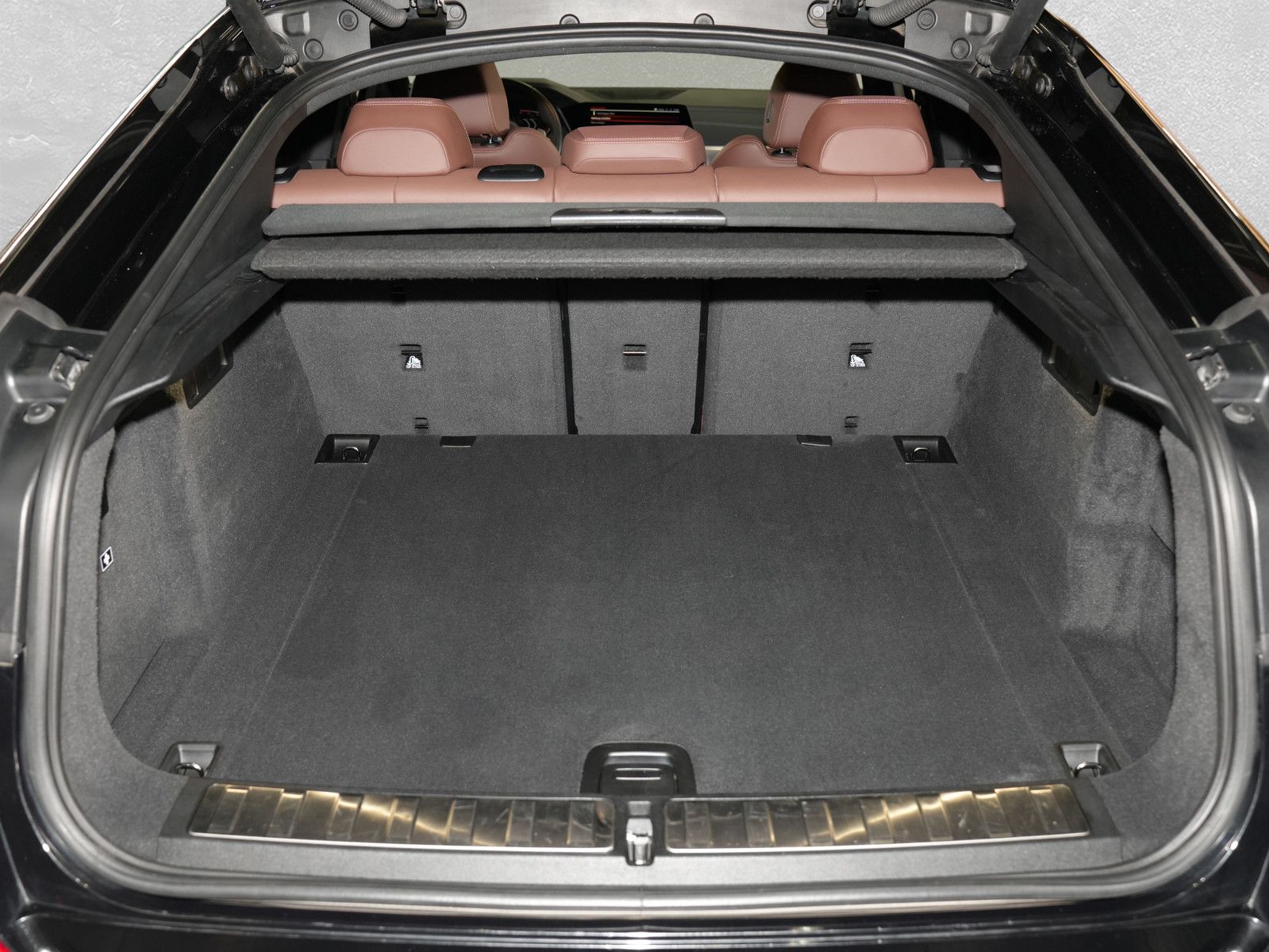 Fahrzeugabbildung BMW X6 M-Sport - 21"Y-M|LiveCockpitPro|Vernasca|360°