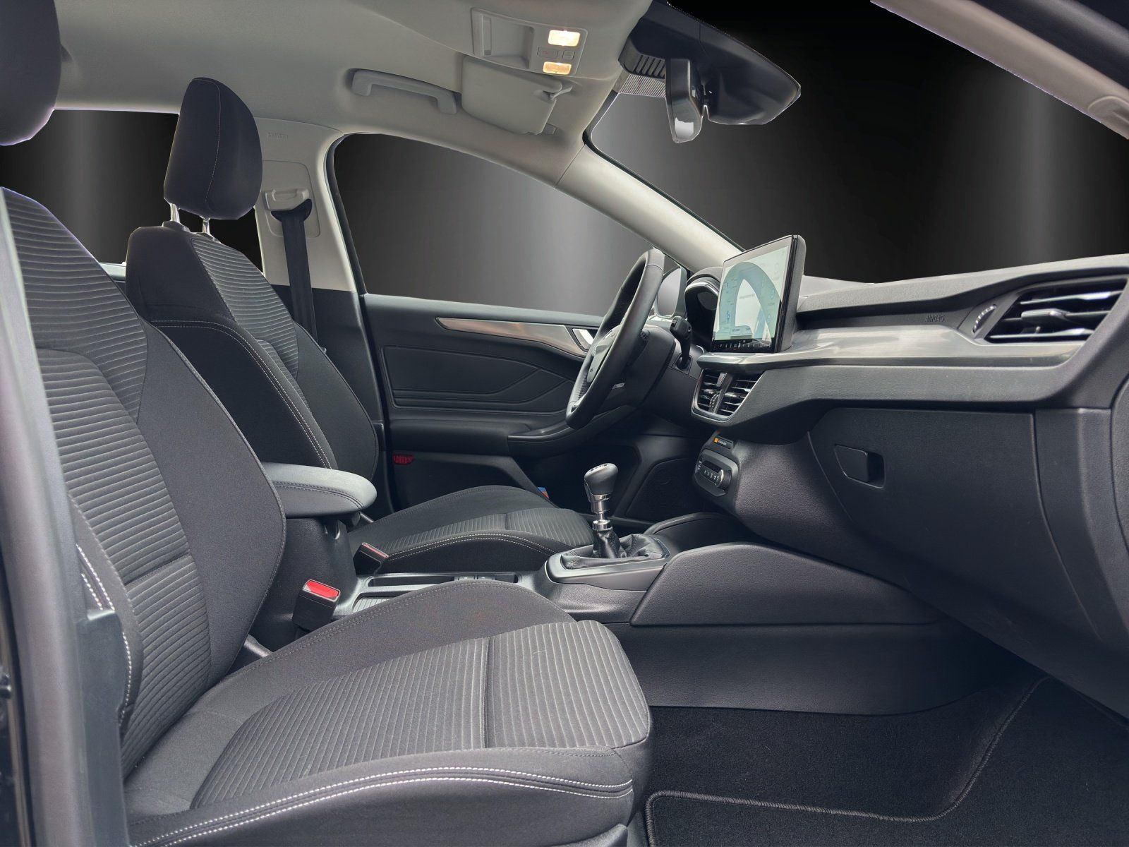 Fahrzeugabbildung Ford Focus Titanium Turnier Winter P. e.Call Kamera