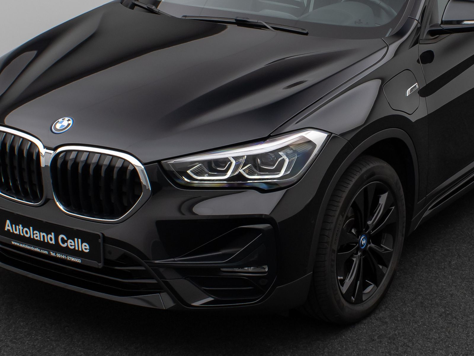 Fahrzeugabbildung BMW X1 xD25e Sport Line Kamera HUD DAB HiFi Komfort