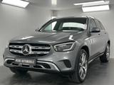 Mercedes-Benz GLC 300 e 4Matic AHK Amg Burmester Multibeam - Mercedes-Benz GLC 300 mit Hybrid-Antrieb: Alcantara, mit Apple Carplay, Geländewagen