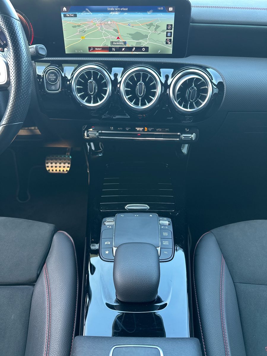 Fahrzeugabbildung Mercedes-Benz CLA 220 Shooting Brake d AMG Line Night-Paket