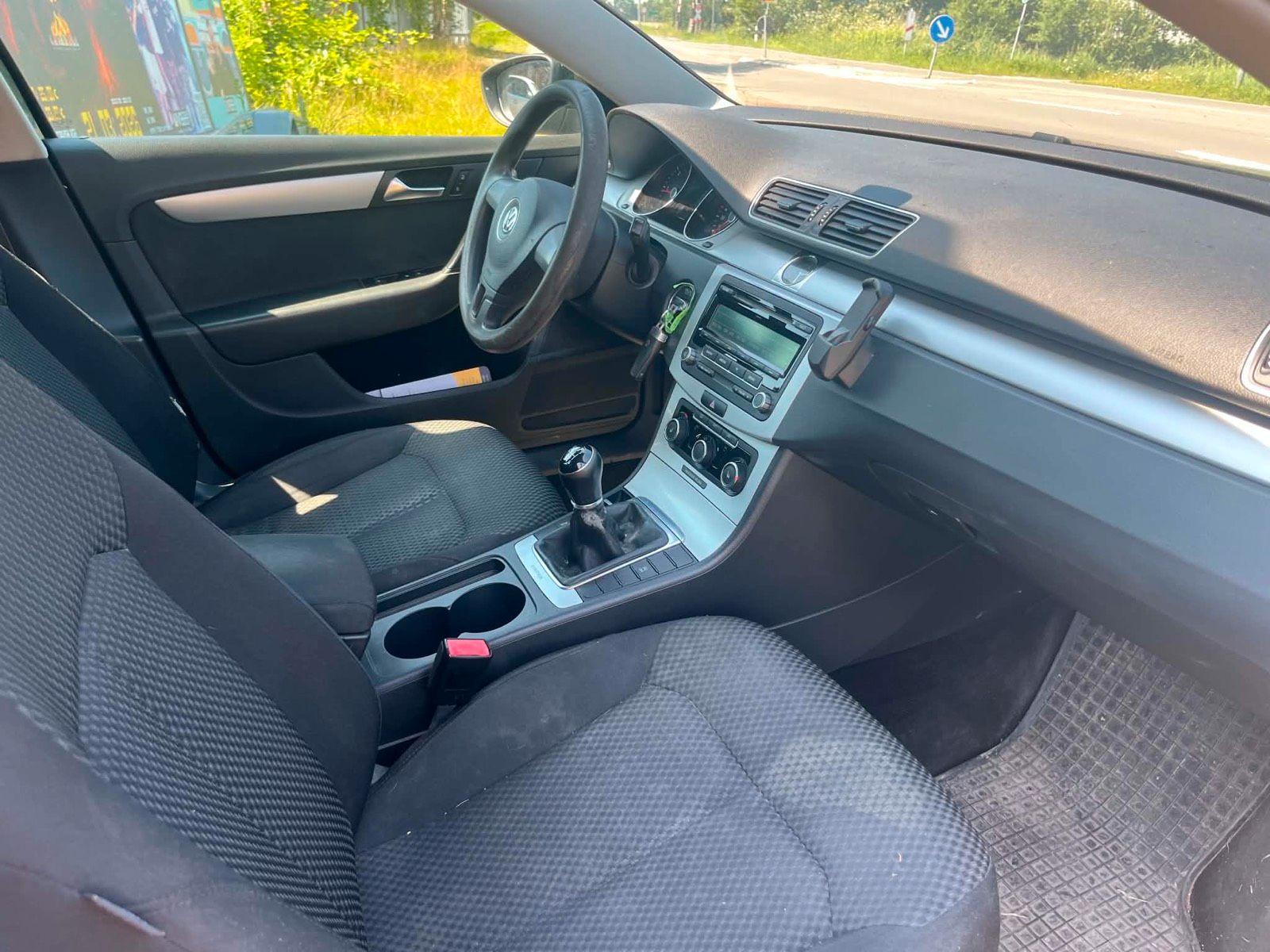 Volkswagen Passat 2012 — photo 10