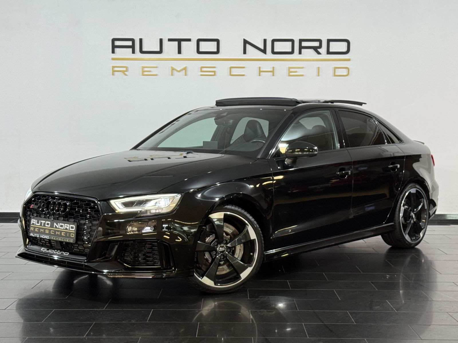 AUDI RS3 2.5 TFSI q. *Matrix*Pano*Kamera*Schale*Virtu