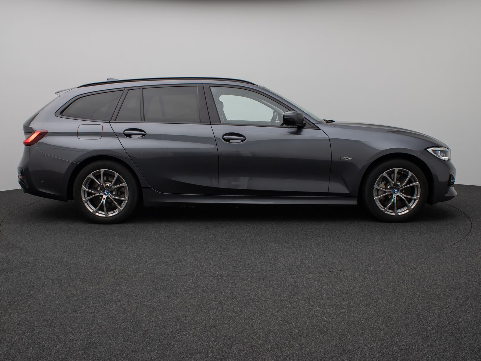Fahrzeugabbildung BMW 330e SportLine Laser Kamera HUD DAB HiFi Komfort