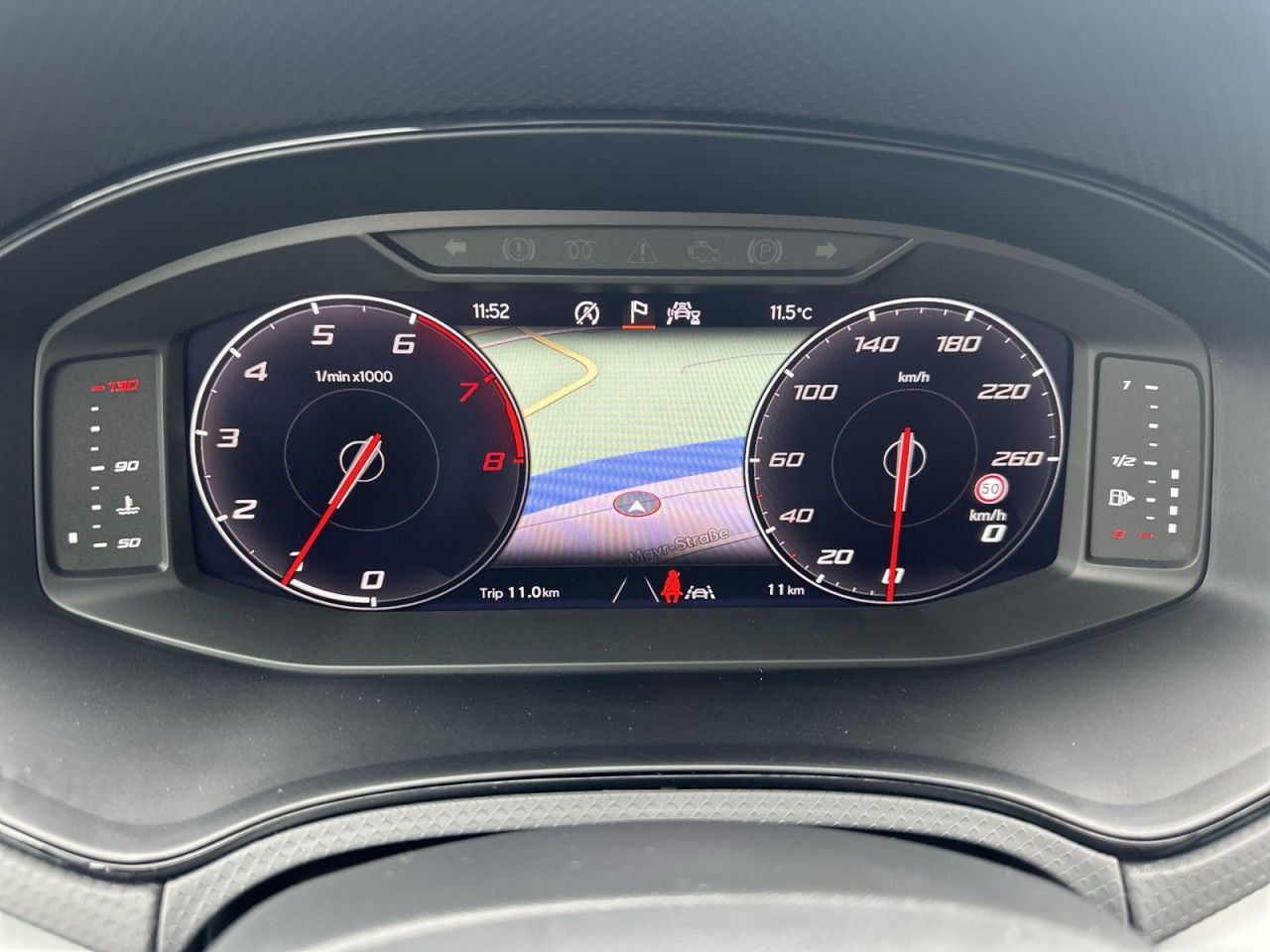 Fahrzeugabbildung SEAT Arona FR 1.0 TSI 116 PS 6-Gang - mit KI generiert/bearbeitet
