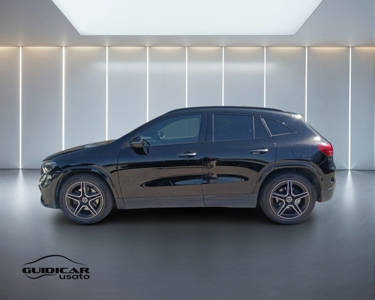 Mercedes-Benz GLA-H247 2023 - GLA 180 d AMG Line imagem 3