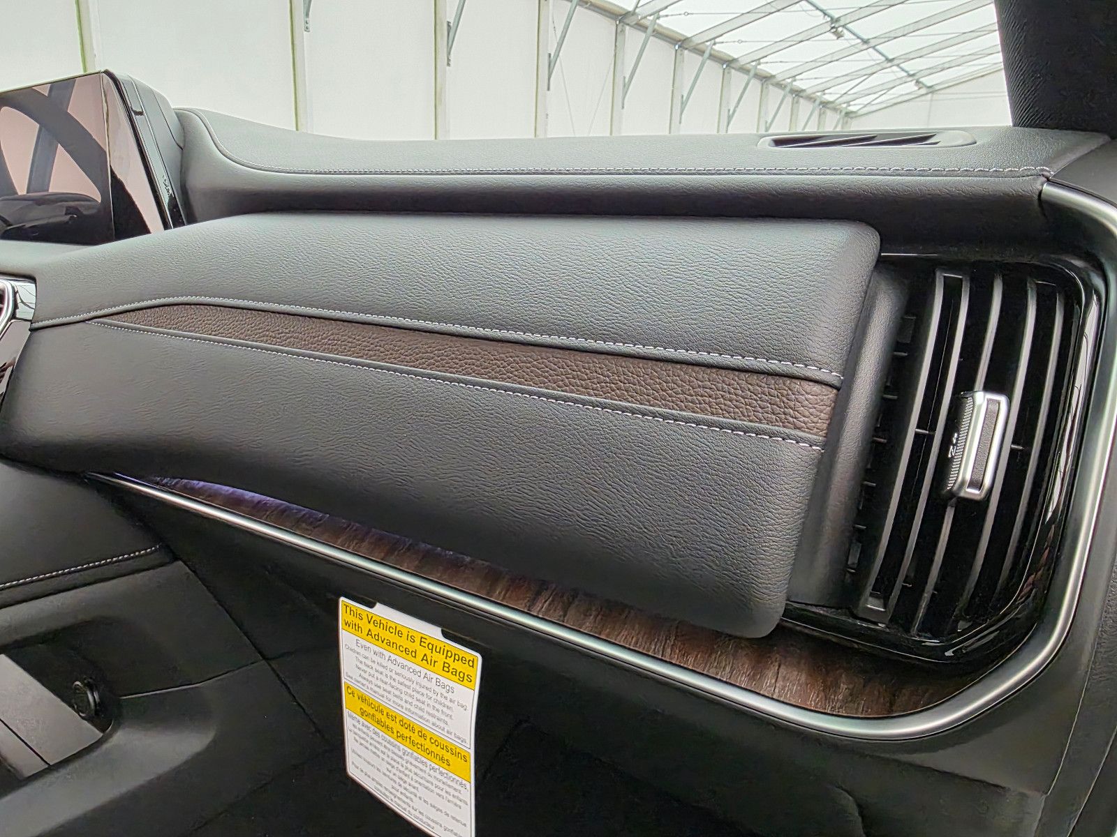 Fahrzeugabbildung Nissan Armada PLATINUM RESERVE Export Price Out of EU!