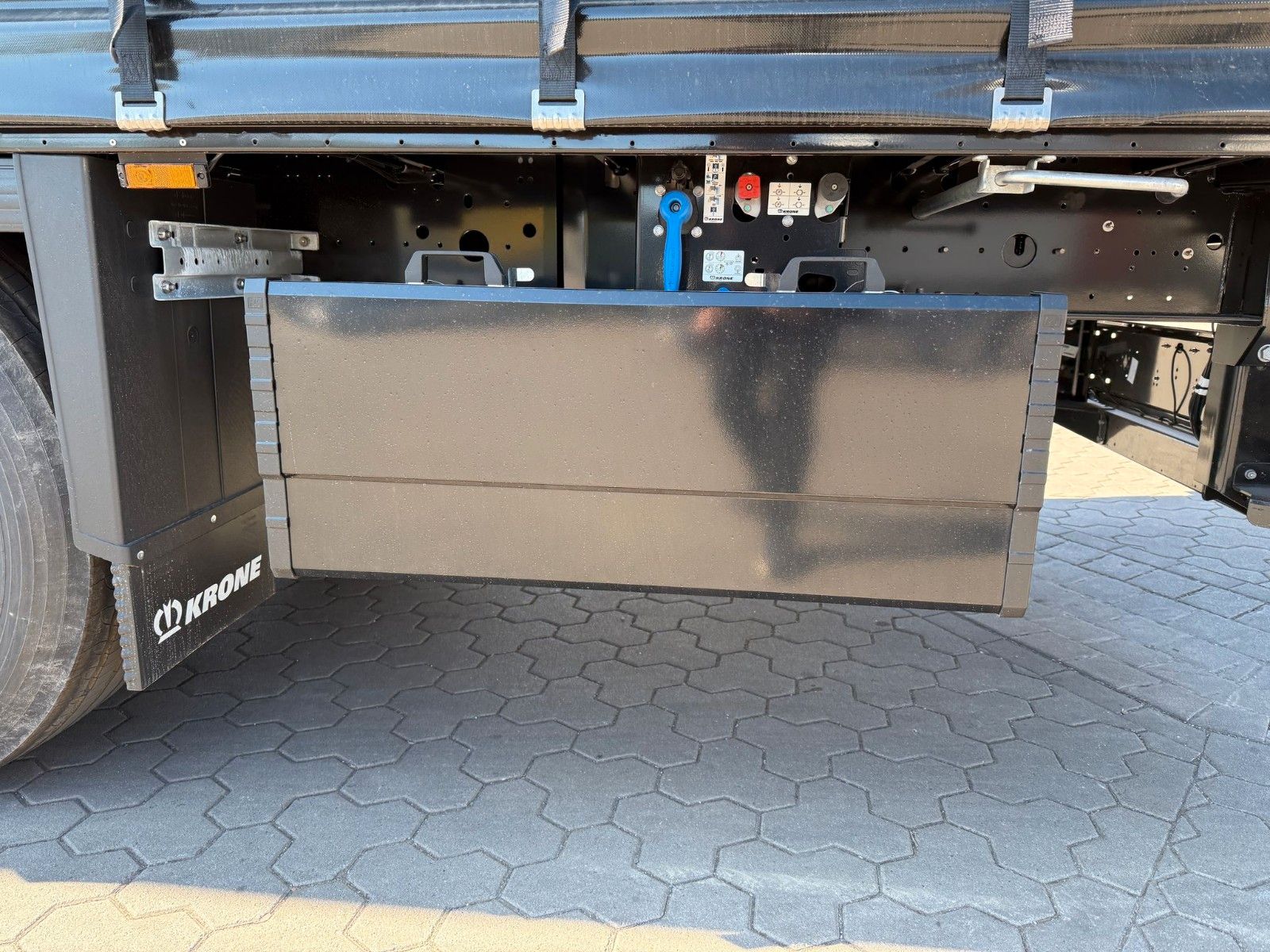 Fahrzeugabbildung Krone Schiebeplane mit IceProtect + Safe Curtain