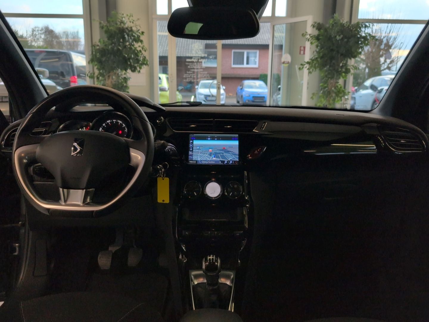 Fahrzeugabbildung Citroën DS3 1.2 PureTech 110 Navi Rückfahrkam. Notbrems.