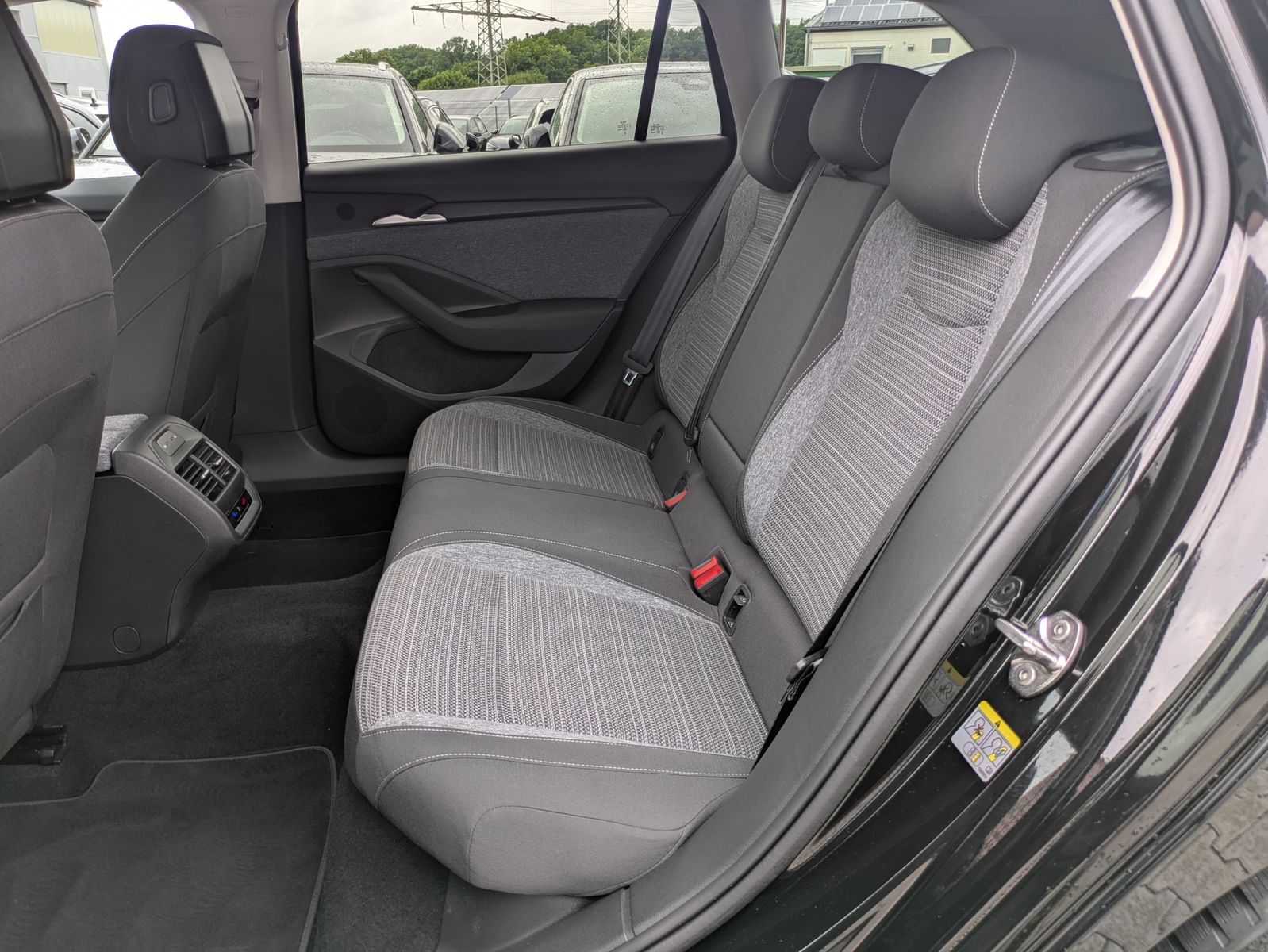 Fahrzeugabbildung SKODA Superb 2.0 TDI 4x4 Selection MATRIX*AHK*5J GAR.