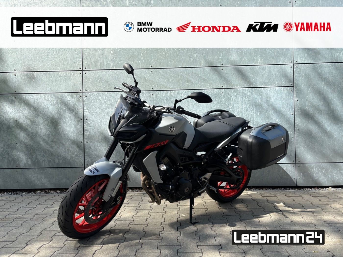 Fahrzeugabbildung Yamaha MT 09 Seitenkoffer kurzer Kennzeichenhalter