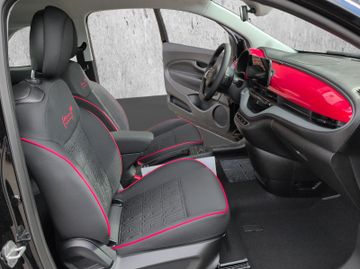 Fiat 500e Red 42kw Kam.+KeyLess+SHZ+PDC+SoundSys+AUT