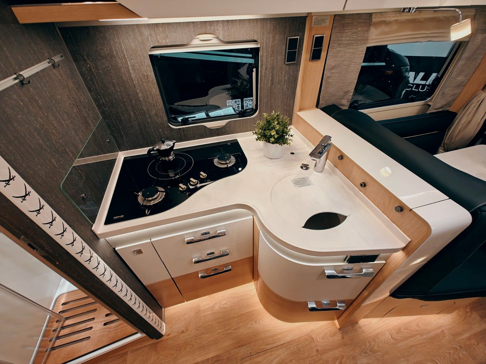 Fahrzeugabbildung HYMER / ERIBA / HYMERCAR B-KLASSE ML - T 780 SANSIBAR LTD. by palmo