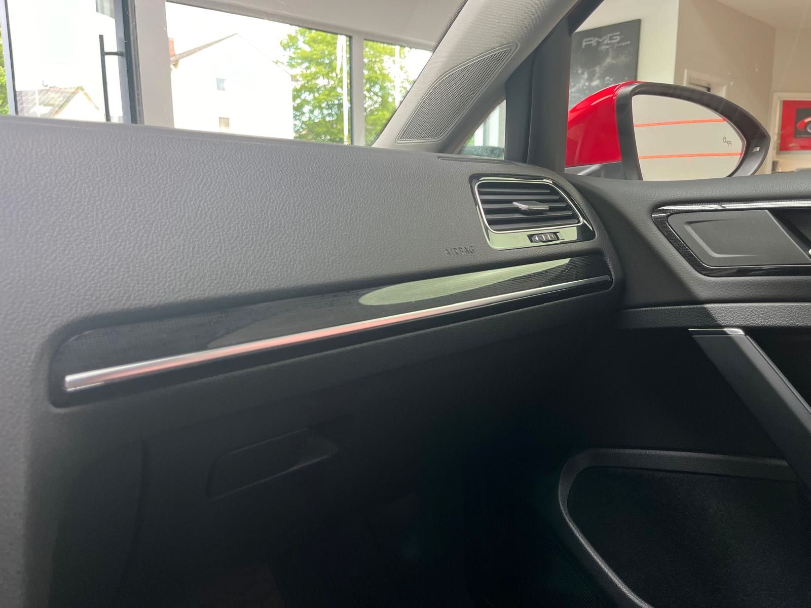 Fahrzeugabbildung Volkswagen Golf VII Variant 2.0 TDI Highline*Pano*RFK*AHK*L