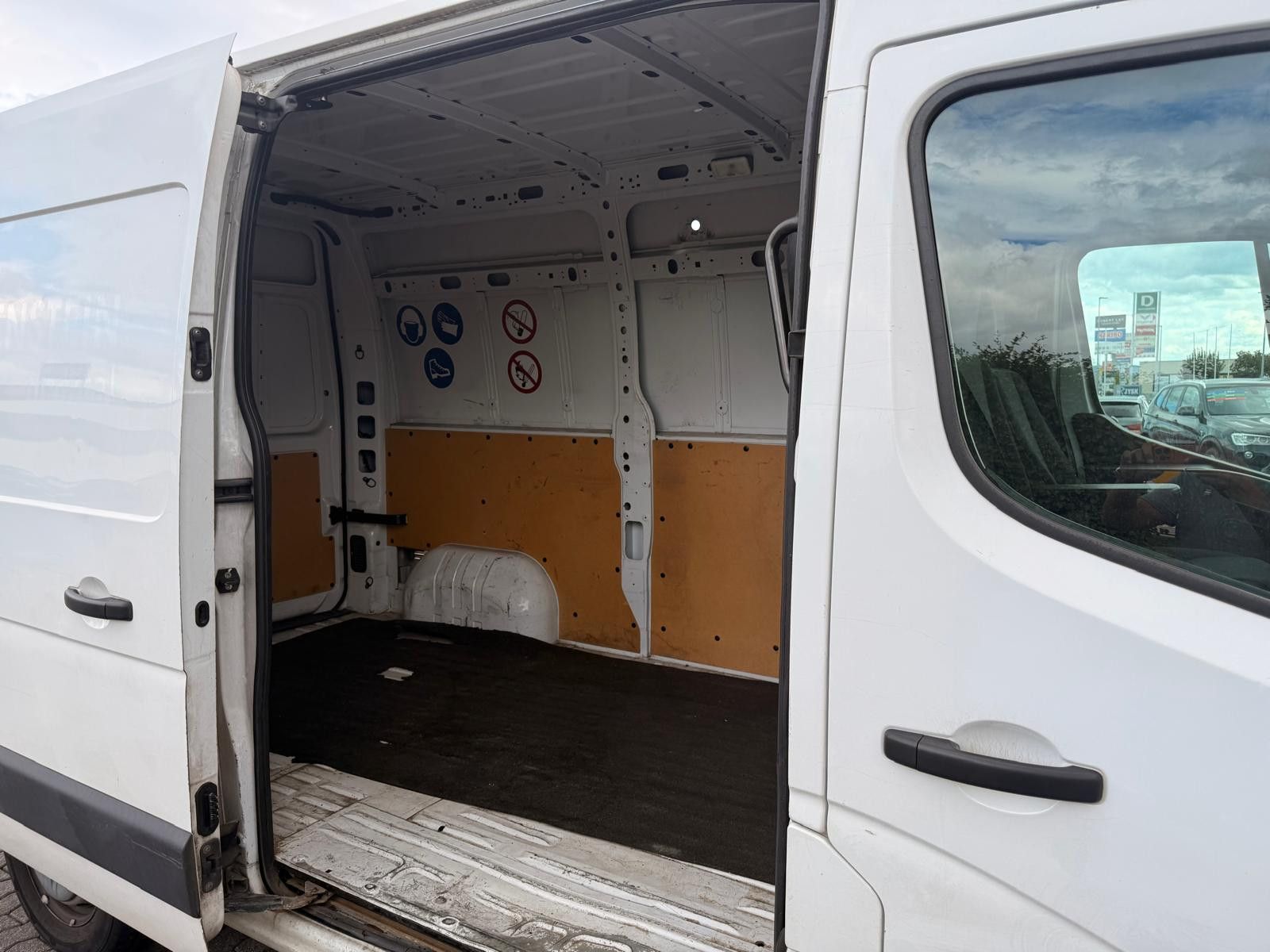 Fahrzeugabbildung Renault Master III Kasten L2H2 HKa 3,5t/1.HAND