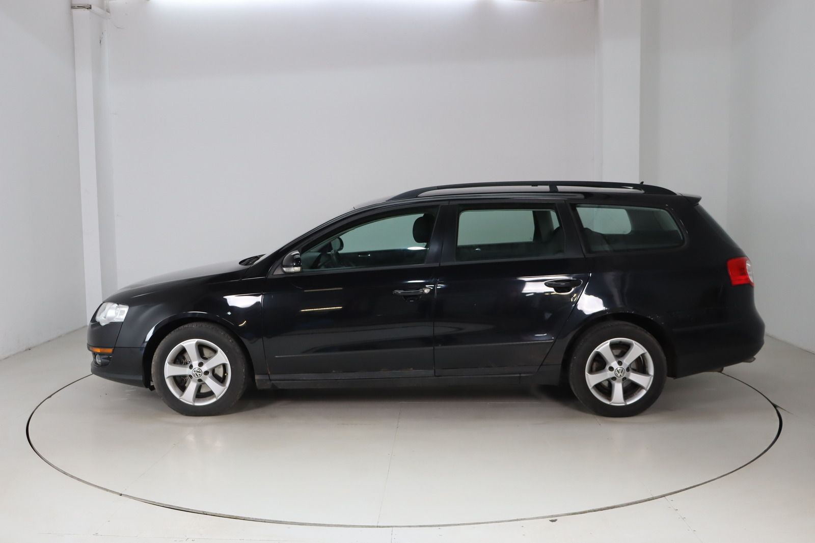 Fahrzeugabbildung Volkswagen Passat Variant 2.0 TDI DPF Trendline