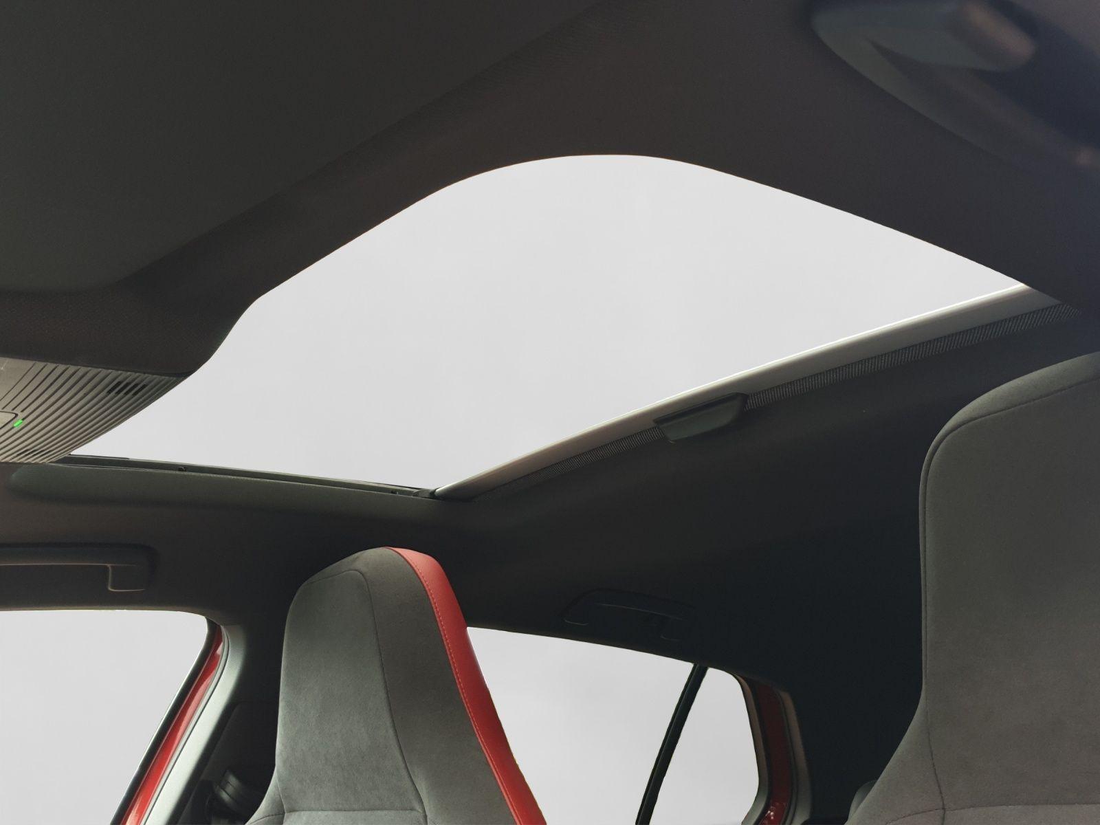 Volkswagen Golf GTI Clubsport PANO HARMAN MATRIX HuD, миниатюра 18