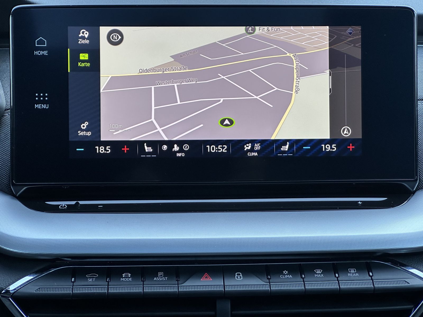 Fahrzeugabbildung SKODA Octavia Combi 2.0 TDI DSG First NAV+LED+PANO+HUD