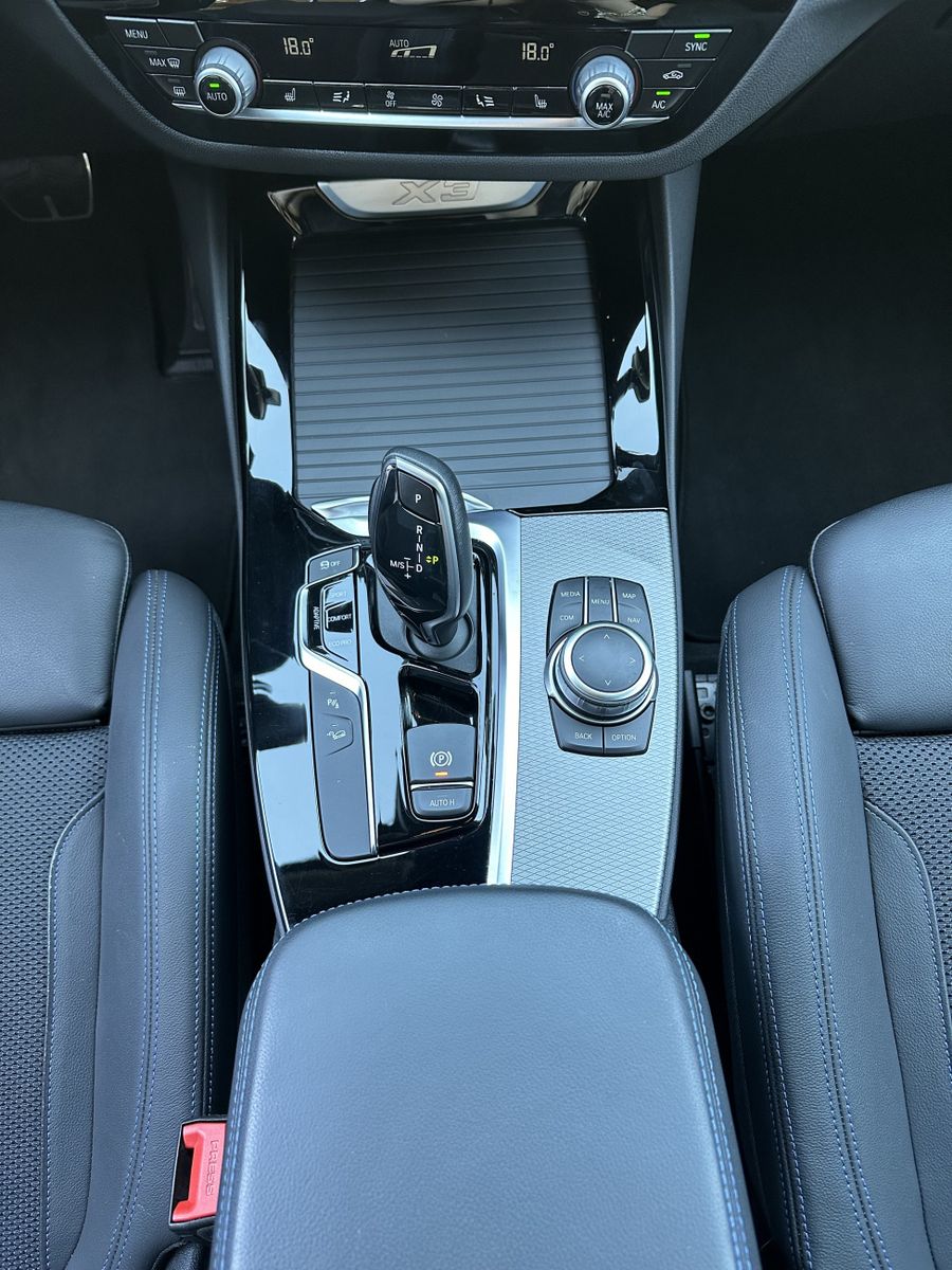 Fahrzeugabbildung BMW X3 xDrive20d M-Sport NAV+LED+HEAD-UP+KAMERA+19ZO