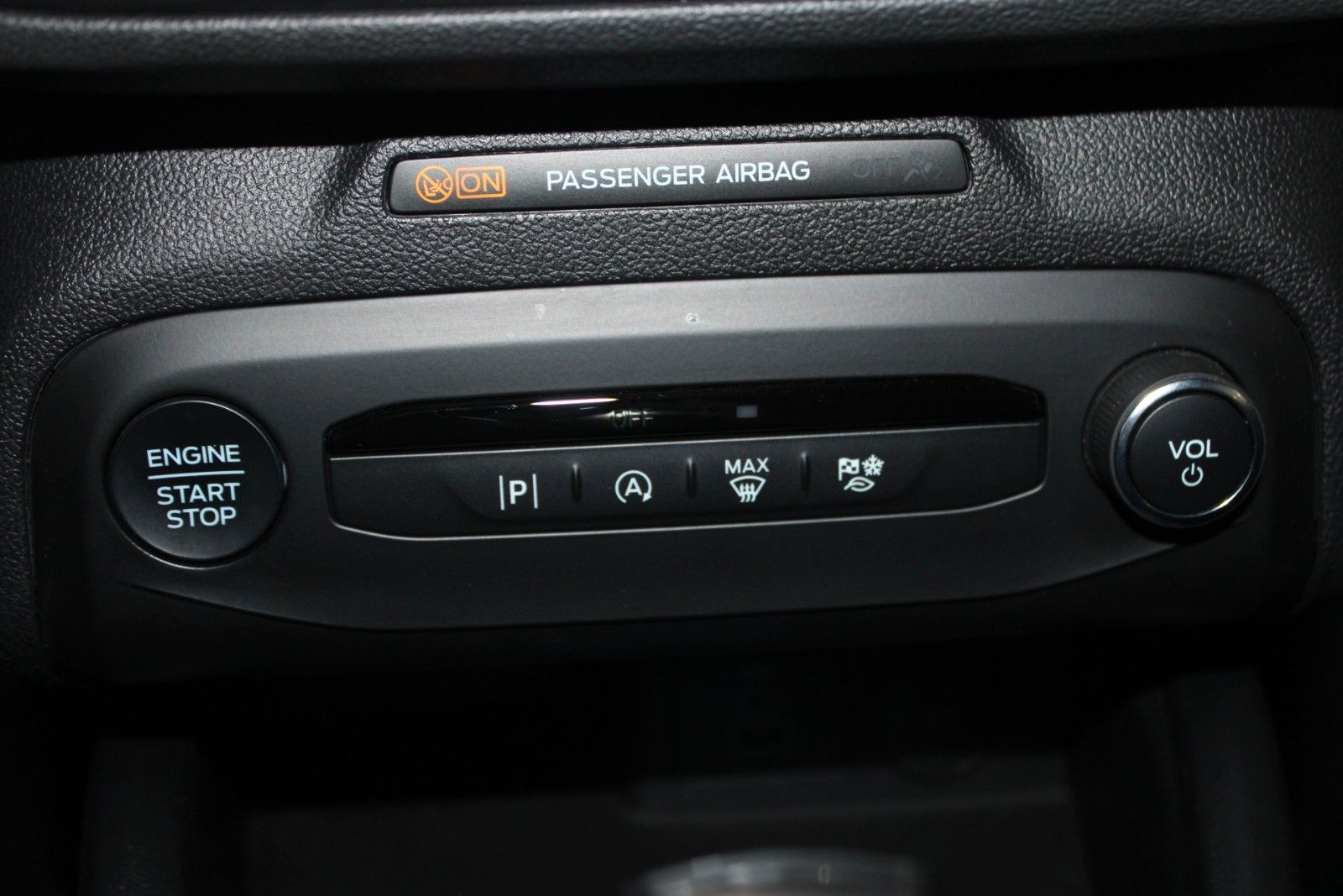 Fahrzeugabbildung Ford Focus ST-Line Aut. LED ACC BLIS WinterPaket uvm.