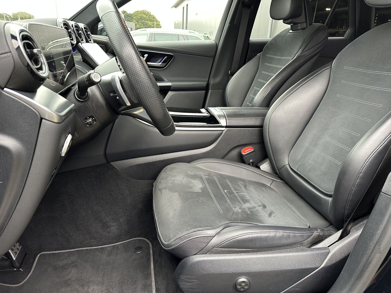 Fahrzeugabbildung Mercedes-Benz GLC 400e 4M AMG-Line Advanced NAV+LED+AHK+VC+ACC