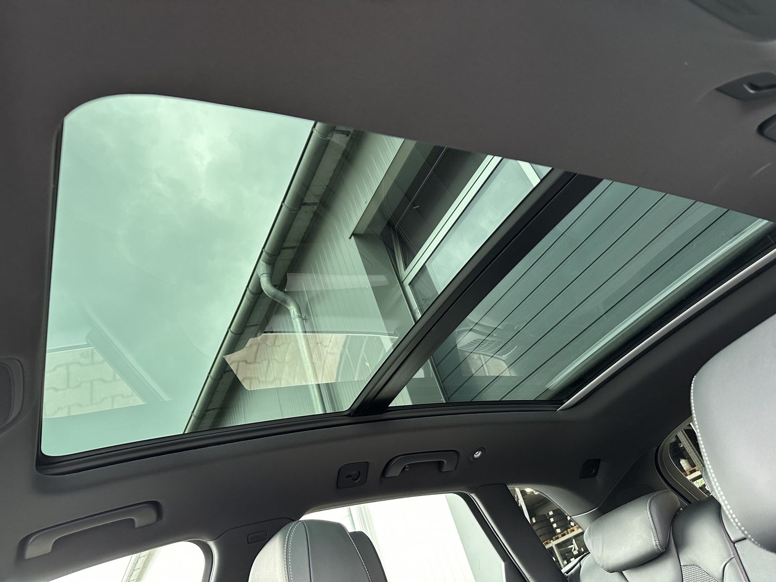 Fahrzeugabbildung Audi Q5 55 TFSI e Quattro S-Line NAV+LED+PANO+DIGDISP