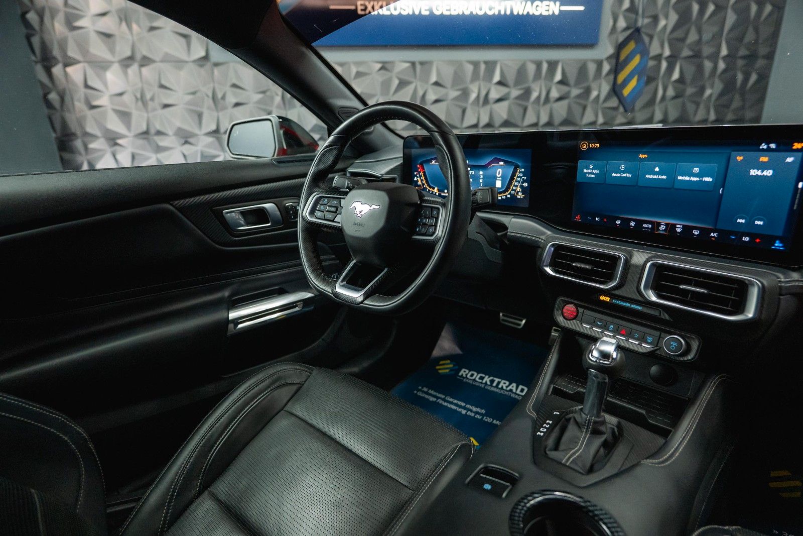 Fahrzeugabbildung Ford Mustang Fastback 5.0 TiVCT V8 Dark Horse PREMIUM