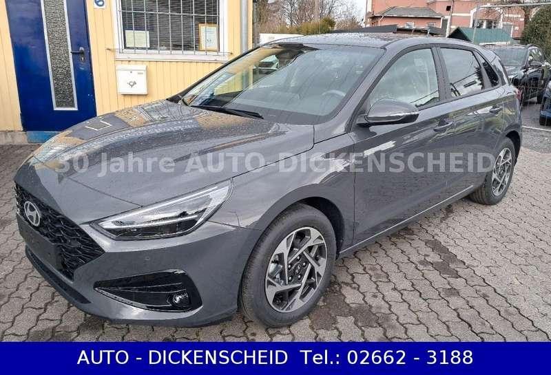 Hyundai i30 GO-KLIMAAUTO-SHZ-LHZ-LED-NAVI-PDC v+h-Kamera