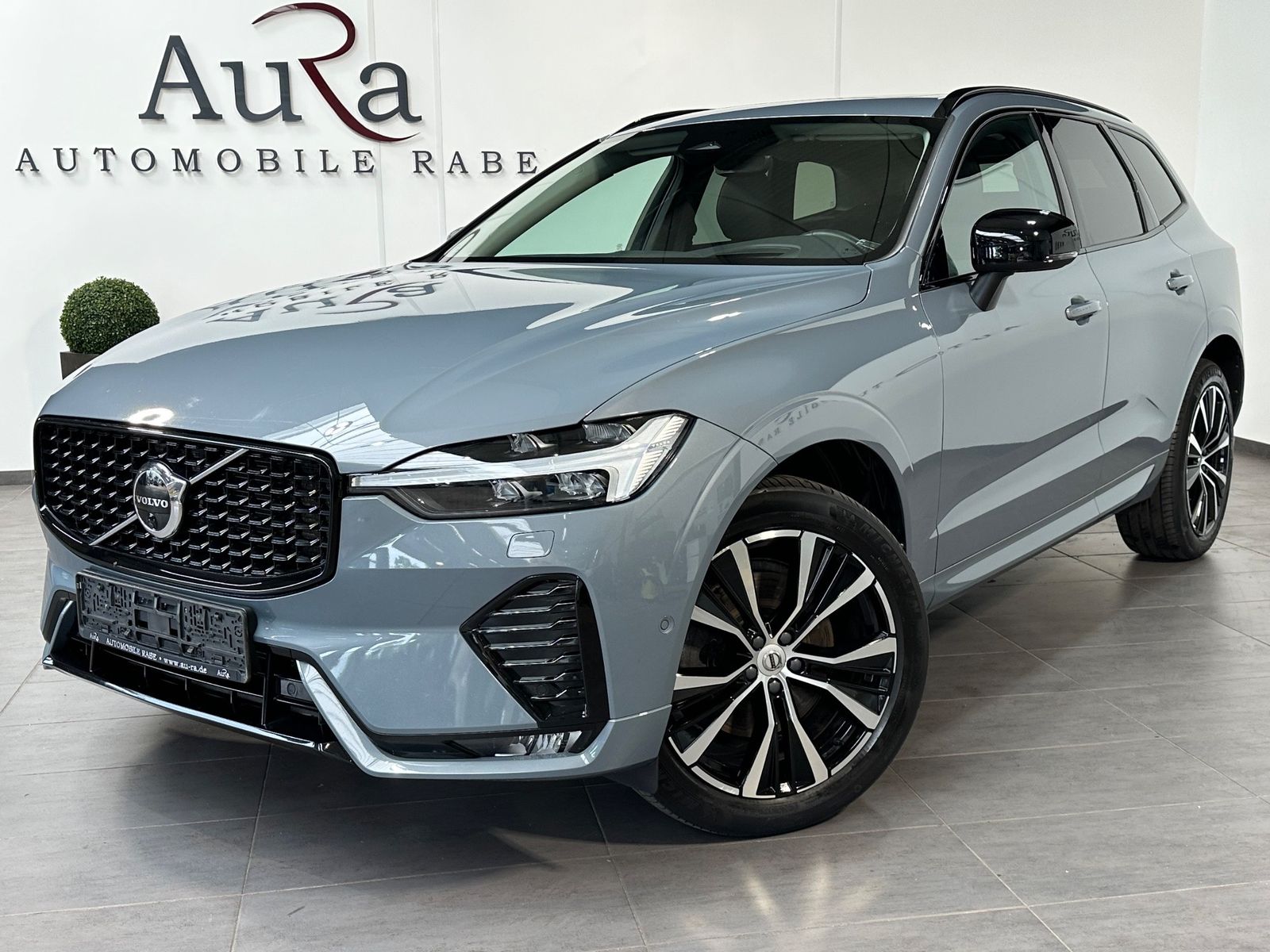 Fahrzeugabbildung Volvo XC60 B5 B AWD Ultimate Dark LED+PANO+AHK+STHZ