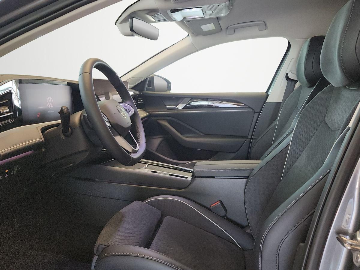 Fahrzeugabbildung Volkswagen Passat Variant Elegance 1.5 TSI 150 kW eHybrid