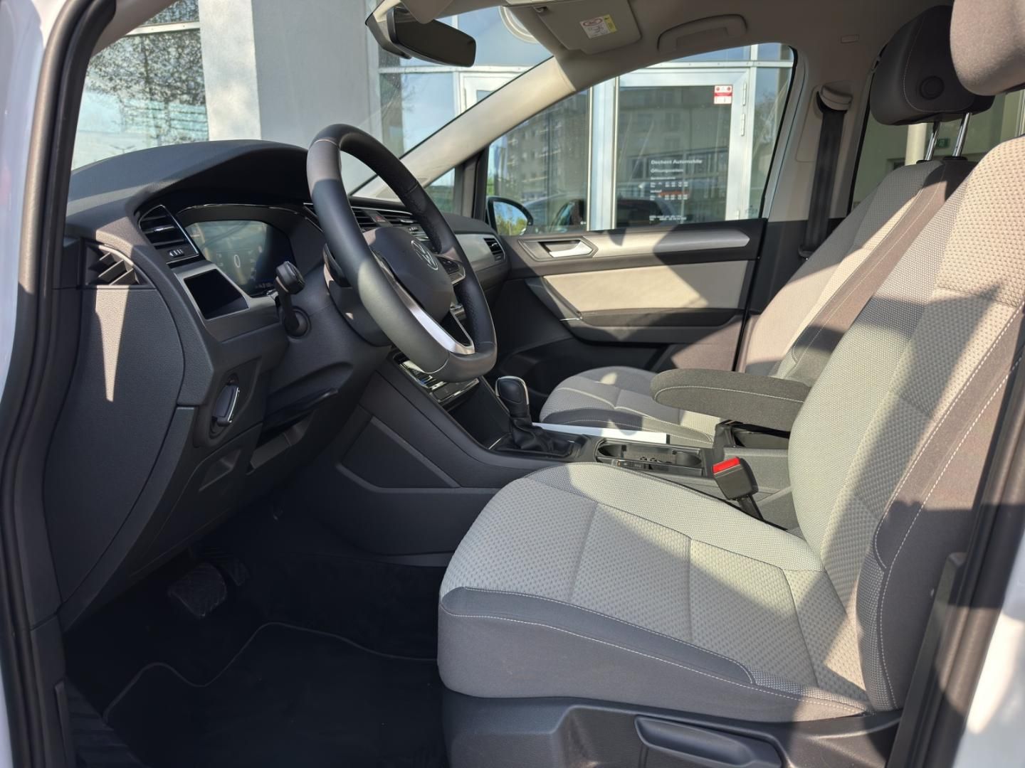Fahrzeugabbildung Volkswagen Touran Comfortline 1.5 TSI-DSG,7-Sitzer,Rückf.-K
