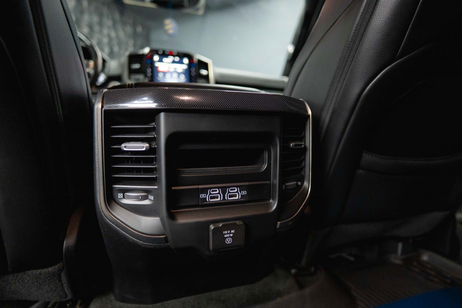 Fahrzeugabbildung Dodge RAM 5.7 V8 HEMI 4x4 OFFROAD Night Limited 19%