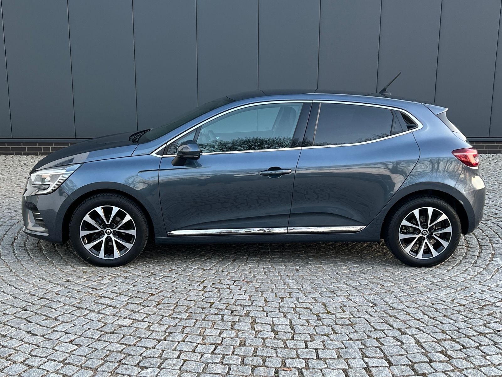 Fahrzeugabbildung Renault Clio V 1.0 TCe 100 Intens