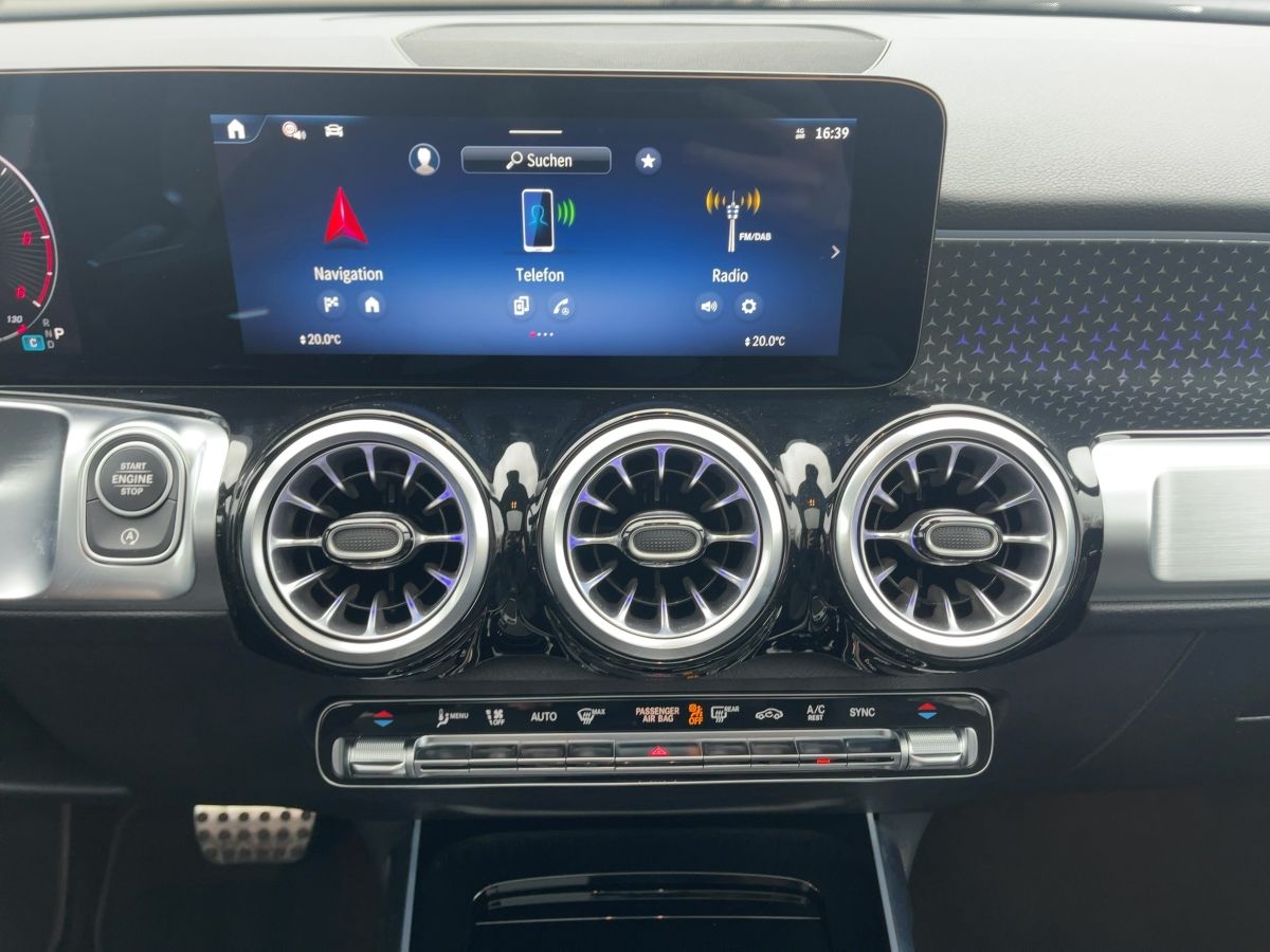 Fahrzeugabbildung Mercedes-Benz GLB 200 d 4M AMG/Night/Pano/360°/AHK