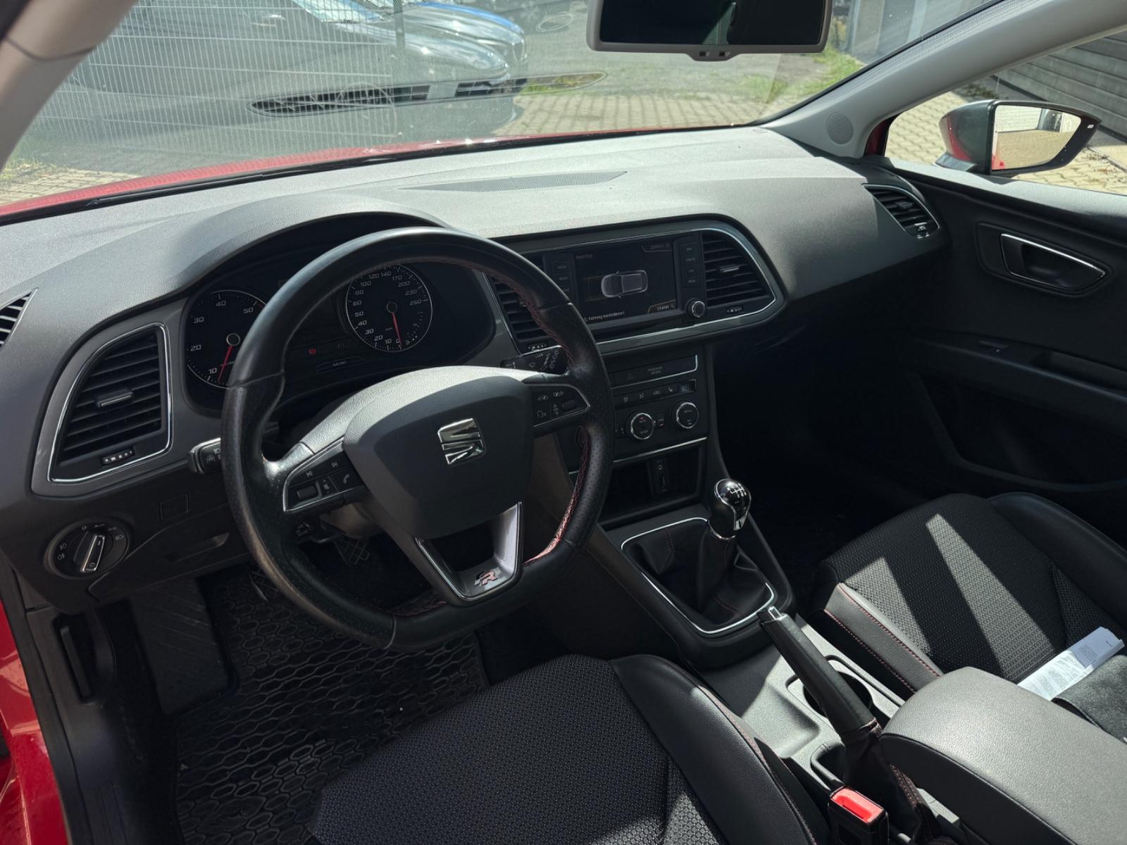 SEAT LEON SC FR 184CH - LED - GPS - ATTELAGE - RÉGULATEUR DE VITESSE - PACK SPORT - TOIT OUVRANT
